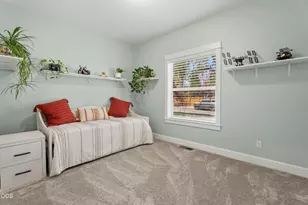 61242 Brookhollow Dr, Bend, OR 97702 - Photo 11