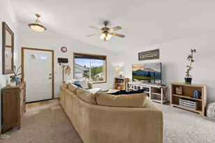 725 NE Robin Pl, Prineville, OR 97754 - Photo 3