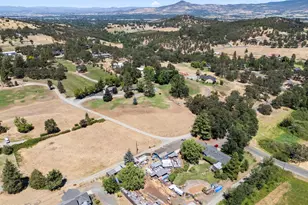 4050 Dark Hollow Rd, Medford, OR 97501 - Photo 41