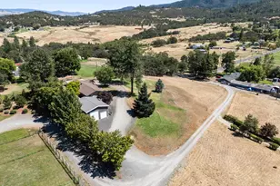 4050 Dark Hollow Rd, Medford, OR 97501 - Photo 39