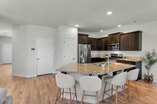 20526 SE Cameron Ave, Bend, OR 97702 - Photo 11