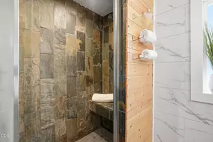 19657 Hiller Dr, Bend, OR 97702 - Photo 23