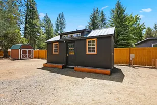 19657 Hiller Dr, Bend, OR 97702 - Photo 41