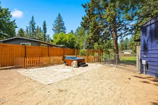 19657 Hiller Dr, Bend, OR 97702 - Photo 45