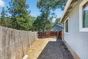 82 Maple St, Shady Cove, OR 97539 - Photo 25