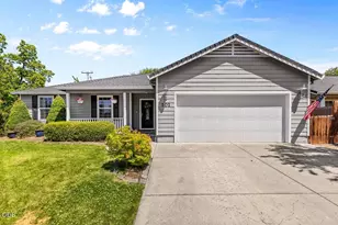 101 Aberdeen Ln, Eagle Point, OR 97524 - Photo 1