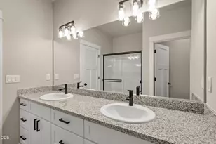 2223 Piazza Dr, Medford, OR 97501 - Photo 25