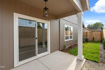 2223 Piazza Drive, Medford, OR 97501 - Photo 7