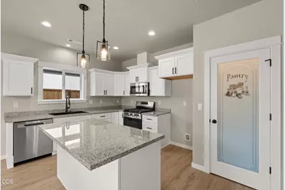 2223 Piazza Drive, Medford, OR 97501 - Photo 13
