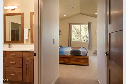 60484 Kangaroo Loop, Bend, OR 97702 - Photo 23