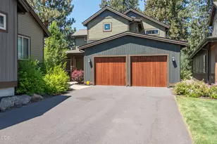 60484 Kangaroo Loop, Bend, OR 97702 - Photo 1