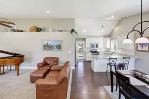 876 Holley Way, Central Point, OR 97502 - Photo 9
