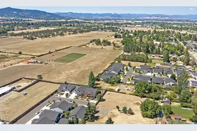 2248 Calico Lane, Medford, OR 97501 - Photo 27