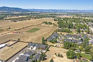 2248 Calico Ln, Medford, OR 97501 - Photo 27