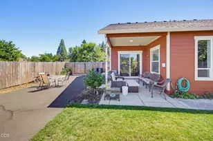 2248 Calico Ln, Medford, OR 97501 - Photo 33