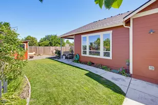 2248 Calico Ln, Medford, OR 97501 - Photo 9