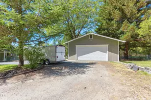 484 Granite Hill Rd, Grants Pass, OR 97526 - Photo 3
