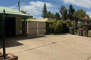 601 Souvenir St, Medford, OR 97501 - Photo 3