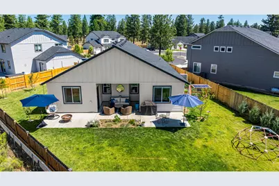 1949 W Williamson Avenue, Sisters, OR 97759 - Photo 23