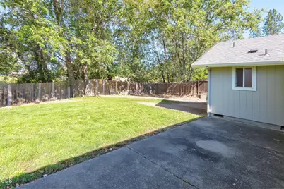 26 SW Leonard Street, Grants Pass, OR 97526 - Photo 35