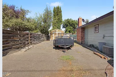 3697 Madison Street, Klamath Falls, OR 97603 - Photo 33
