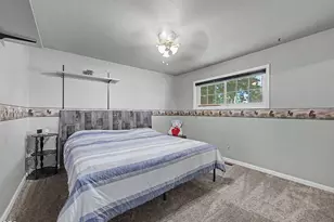 3697 Madison St, Klamath Falls, OR 97603 - Photo 21