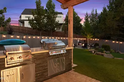 2409 NE Robinson Street, Bend, OR 97701 - Photo 55