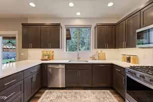 2409 NE Robinson St, Bend, OR 97701 - Photo 13
