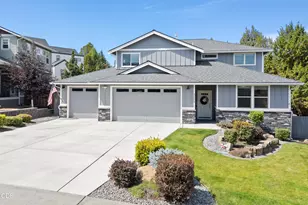 2409 NE Robinson St, Bend, OR 97701 - Photo 1