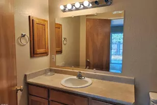 636 Pennsylvania Ave, Medford, OR 97501 - Photo 9