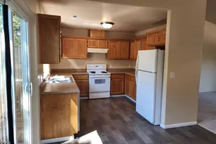 636 Pennsylvania Ave, Medford, OR 97501 - Photo 7