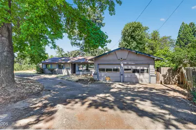 3575 Hanley Road, Central Point, OR 97502 - Photo 1