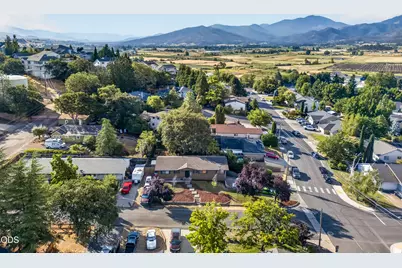 206 Alder Street, Phoenix, OR 97535 - Photo 45