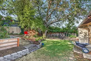 206 Alder St, Phoenix, OR 97535 - Photo 35