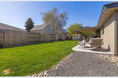 4039 Valinda Way, Klamath Falls, OR 97603 - Photo 31
