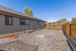 4039 Valinda Way, Klamath Falls, OR 97603 - Photo 33