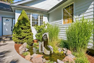 947 SE Sunwood Ct, Bend, OR 97702 - Photo 3