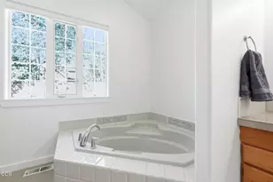947 SE Sunwood Ct, Bend, OR 97702 - Photo 21