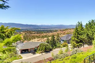 1544 Satellite Dr, Medford, OR 97504 - Photo 27