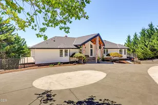 1544 Satellite Dr, Medford, OR 97504 - Photo 7