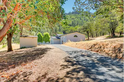 620 Wards Creek Road, Rogue River, OR 97537 - Photo 3