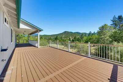 620 Wards Creek Road, Rogue River, OR 97537 - Photo 17
