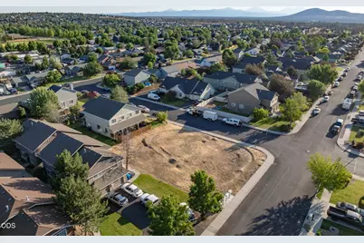 0 29th Street SW #Lot 59, Redmond, OR 97756 - Photo 1