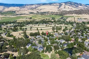 900 Cypress Point Loop, Ashland, OR 97520 - Photo 29