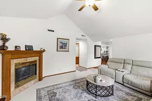 741 Lynn Ln, Central Point, OR 97502 - Photo 5