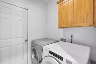 2007 SW 37th St, Redmond, OR 97756 - Photo 17