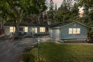 832 S 3rd St, Jacksonville, OR 97530 - Photo 51