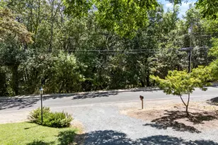 832 S 3rd St, Jacksonville, OR 97530 - Photo 45