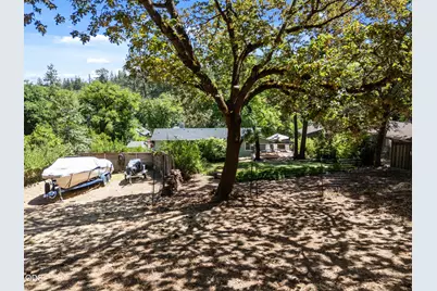 832 S 3rd Street, Jacksonville, OR 97530 - Photo 35