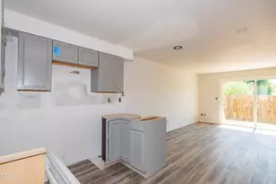 47 SW Eastern Ave, Grants Pass, OR 97526 - Photo 3